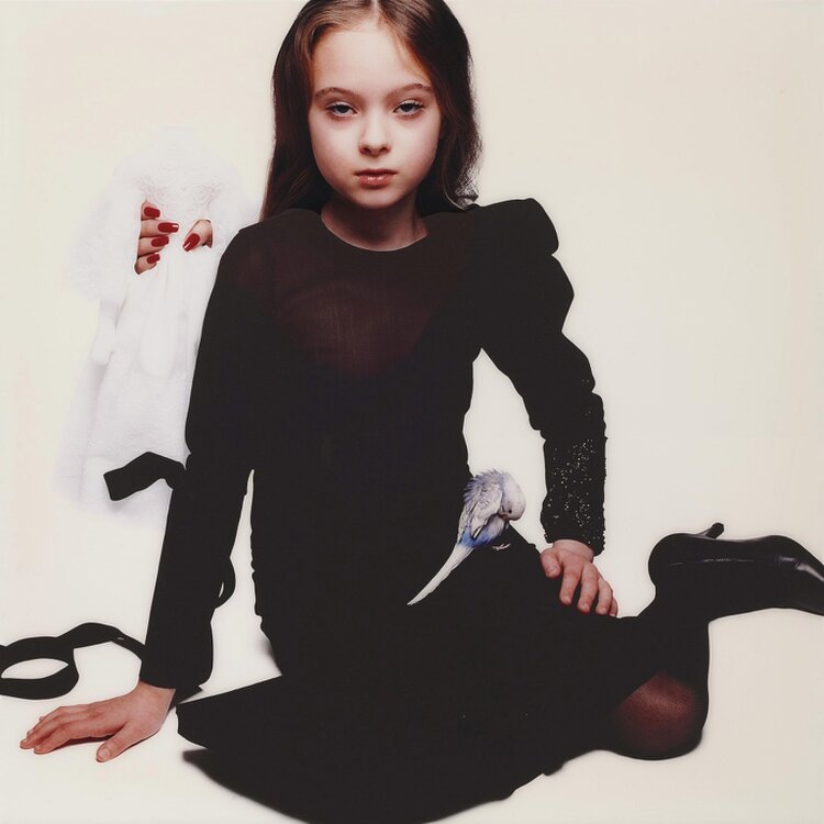 Colour photo on photo paper - late print - courtesy signed - 25 x 25 on 30 x 30 cm